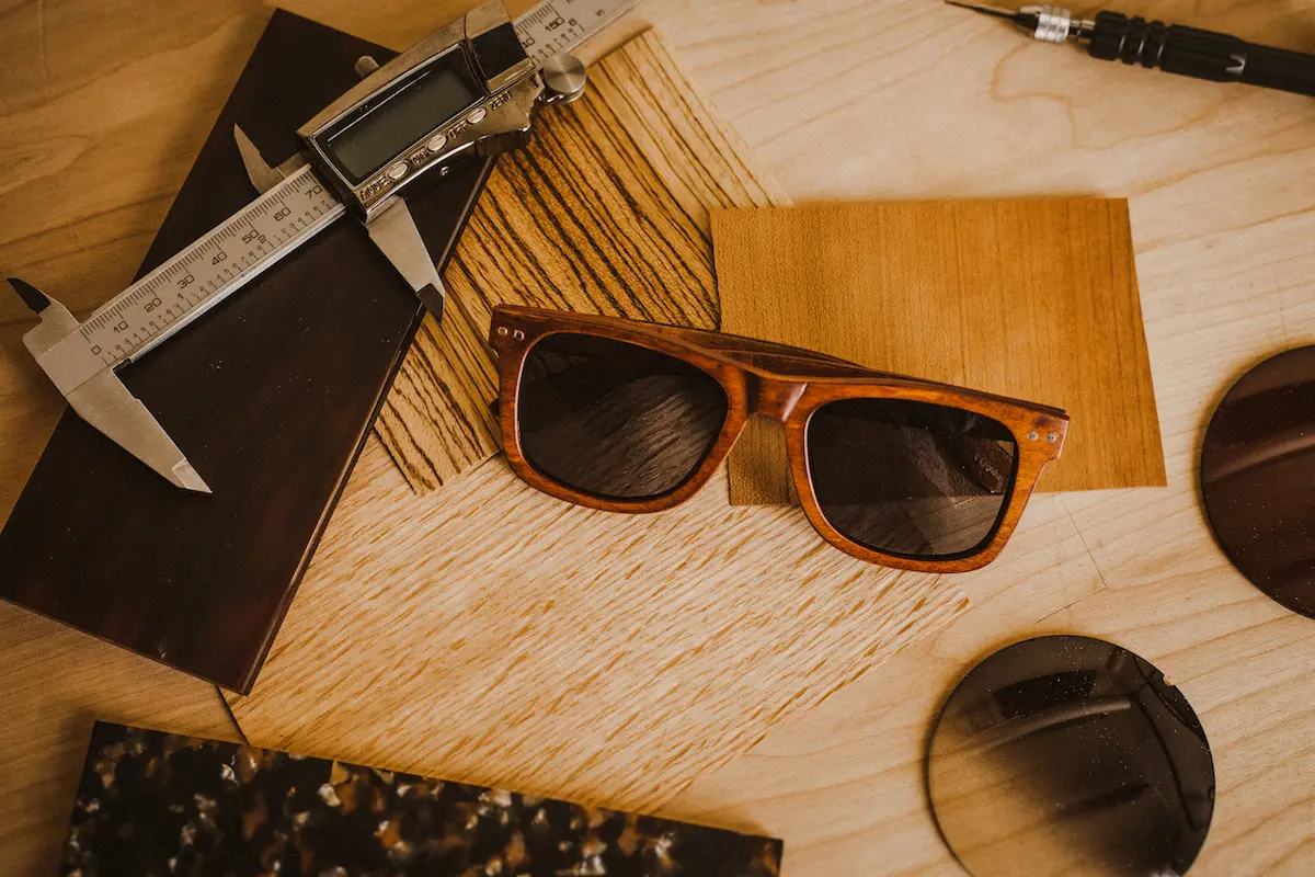 عینک آفتابی چوبی برند Proof Eyewear با طراحی مدرن