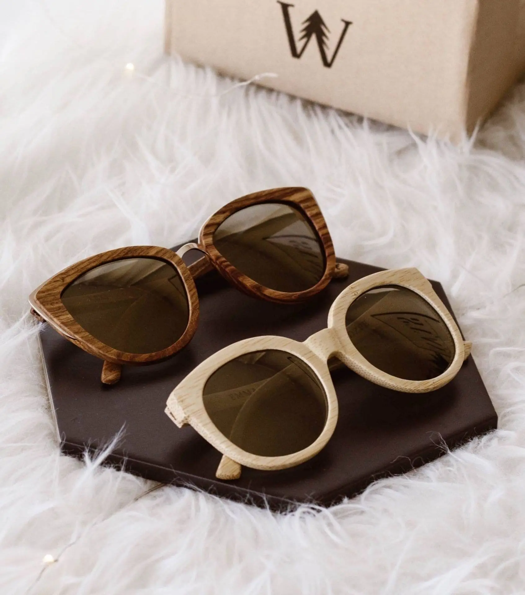 عینک چوبی برند Woodzee با چوب گردو